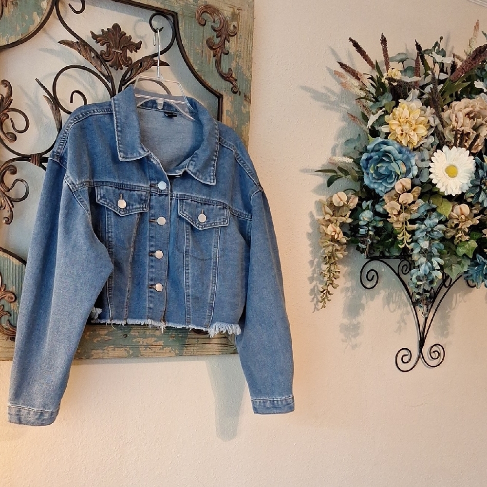 SHEIN CURVE Denim Cropped Jean Jacket. NWOT Size 0XL